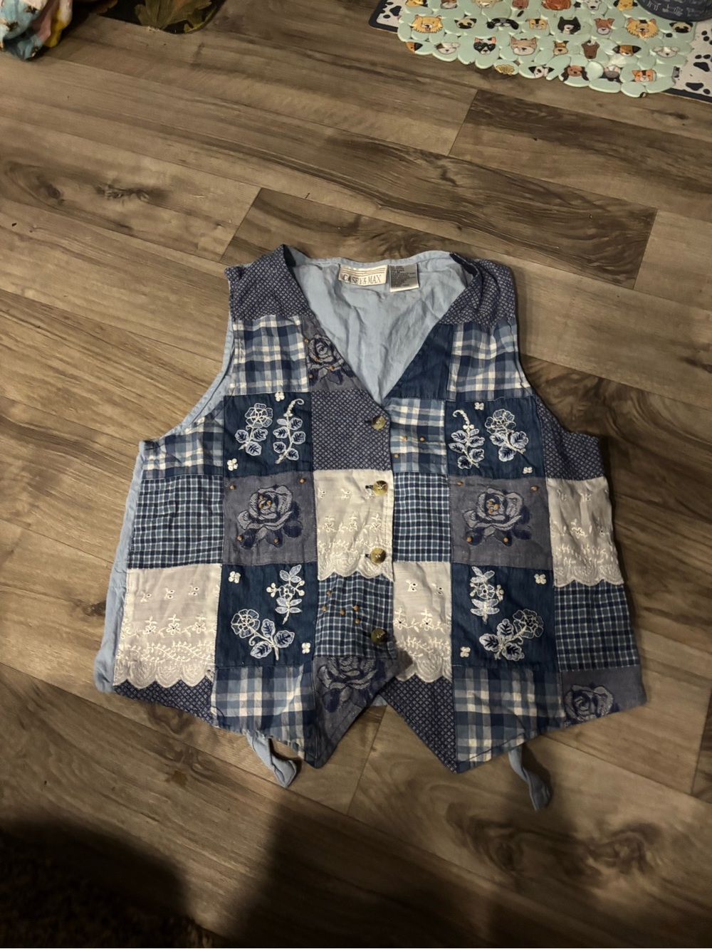 Casey & Max Patchwork Blue Floral Embroidered Vest - Unknown Brand medium